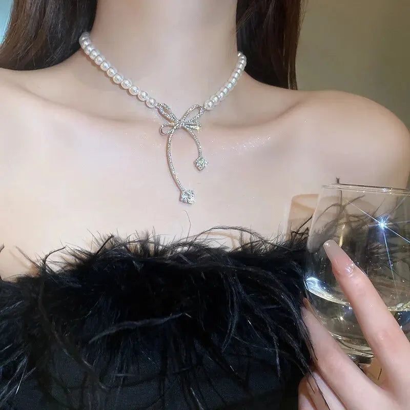Pearl Rhinestone Bow Necklace for Women Fashion Light Luxury Niche Collarbone Chain Necklaces New Personality Jewelry Party K0