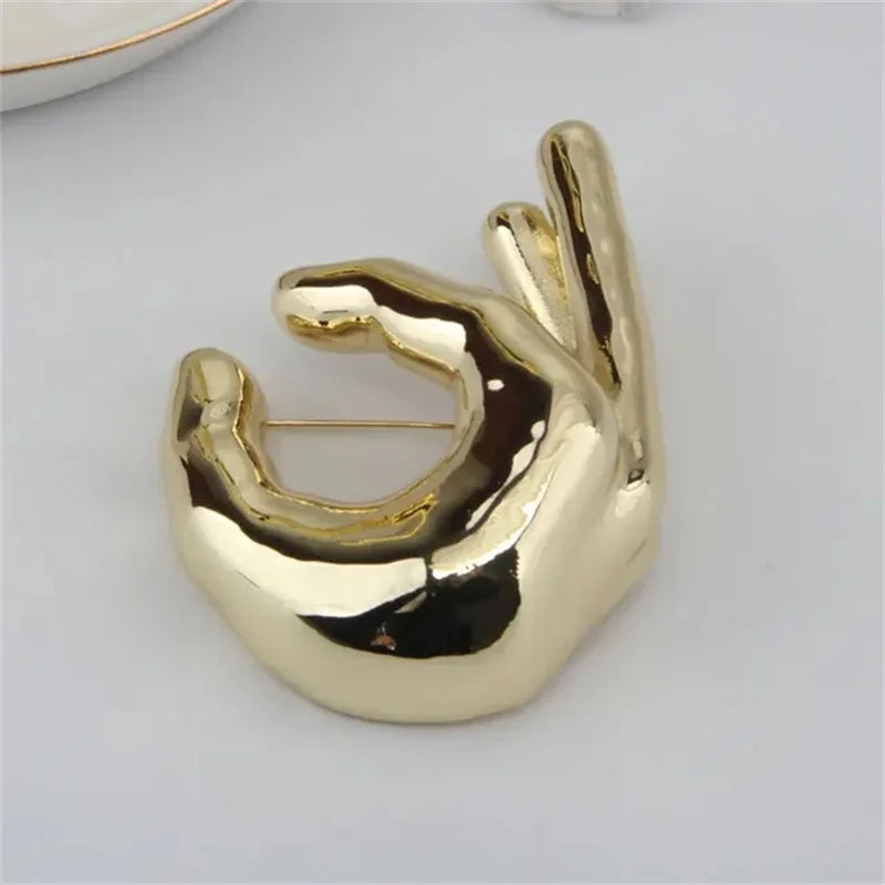 XIALUOKE Vintage Hyperbole Metal Smooth Palm Hand Shape Large Broochs For Women Men Punk Unique Creative Suit Pin Party Jewelry