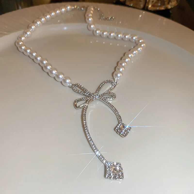 Pearl Rhinestone Bow Necklace for Women Fashion Light Luxury Niche Collarbone Chain Necklaces New Personality Jewelry Party K0