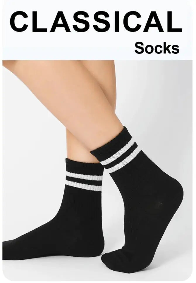 6Pairs/lot Middle Tube Mid Length Stockings Set For Men in Solid Black And White Breathable Socks