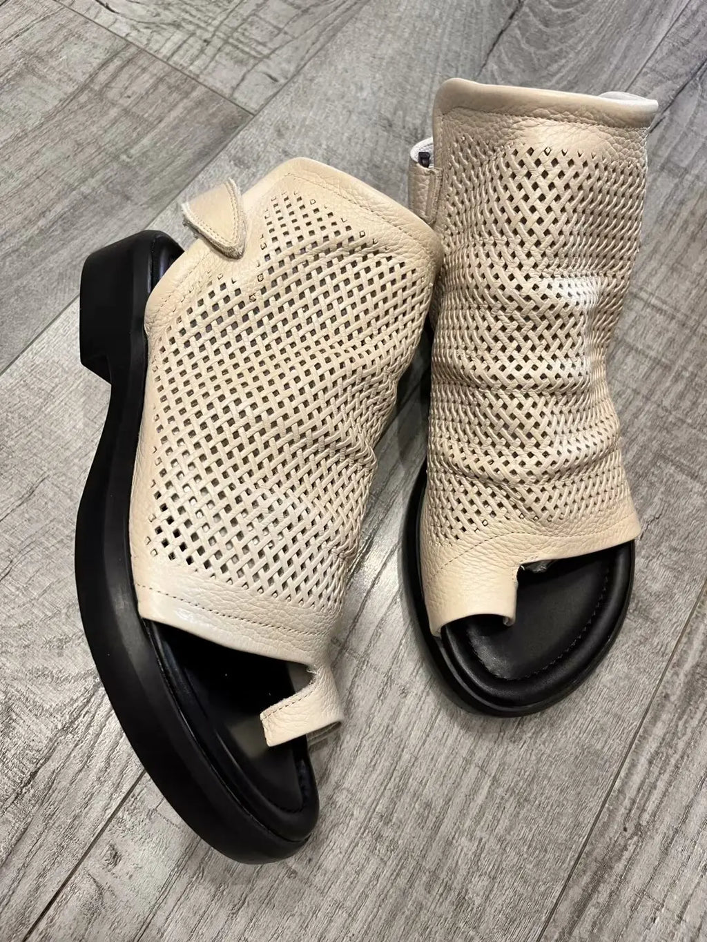 Birkuir Retro Hollow Out Sandals For Women Genuine Leather Flip Flop Slides Sandals Breathable Shoes Hook Loop Beach Sandals
