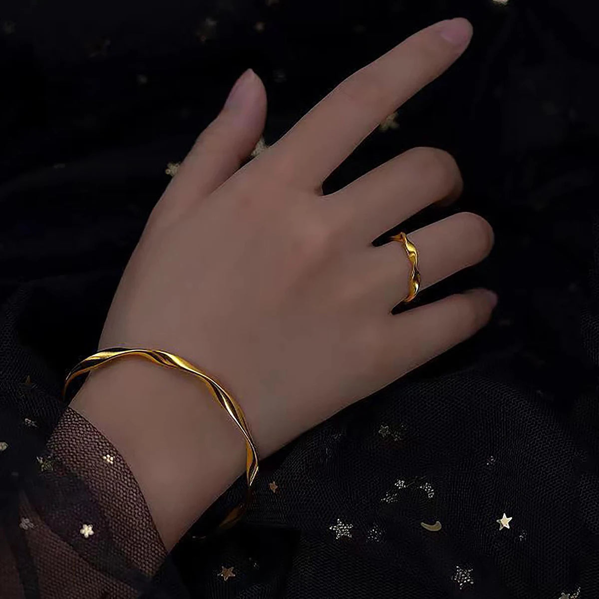 Hiphop Thick Sparling Bracelet for Women Men Vintage Handmade Hasp Bracelet Jewelry Gift for Women