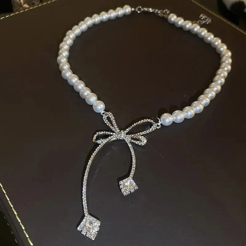 Pearl Rhinestone Bow Necklace for Women Fashion Light Luxury Niche Collarbone Chain Necklaces New Personality Jewelry Party K0
