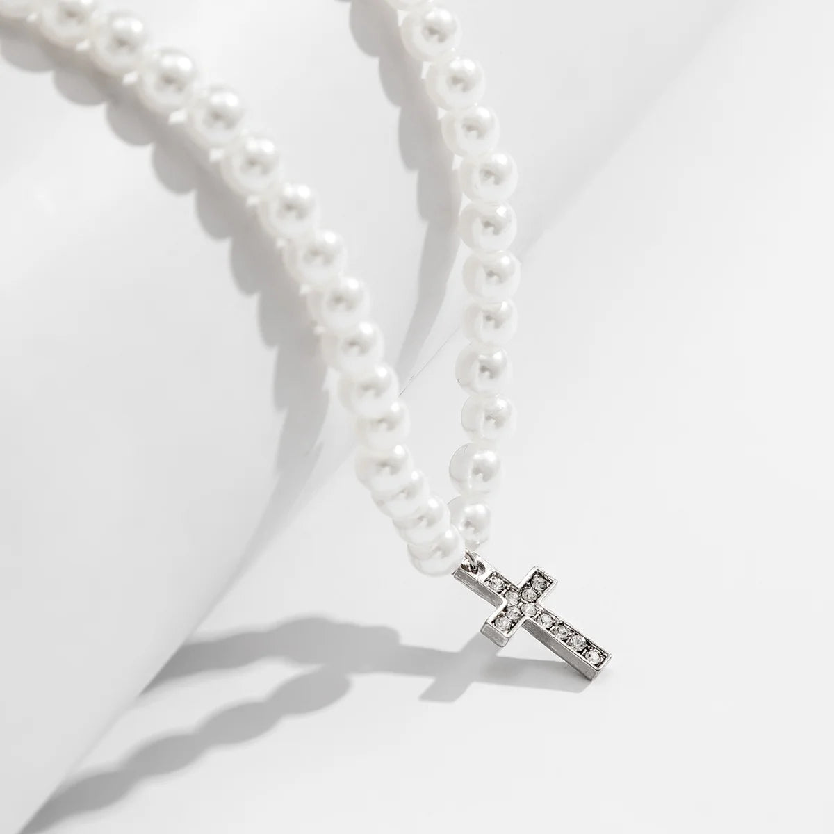 Pearl Beads Chain with Shiny Rhinestone Cross Pendants Necklace Men Trendy White Beaded Choker on Neck 2022 Fashion Jewelry Male