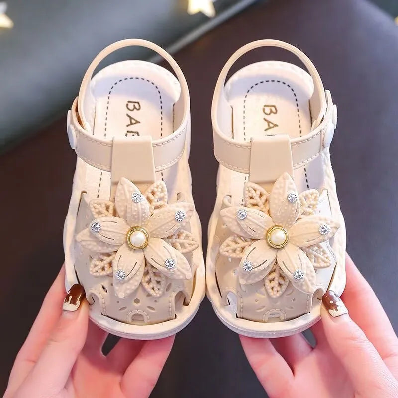 Summer Girls Flower Sandals Fashion Rhinestone Baby Girl Shoes Soft Bottom Toddler Beach Sandals Closed Toe