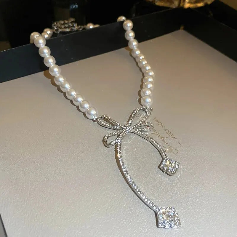 Pearl Rhinestone Bow Necklace for Women Fashion Light Luxury Niche Collarbone Chain Necklaces New Personality Jewelry Party K0